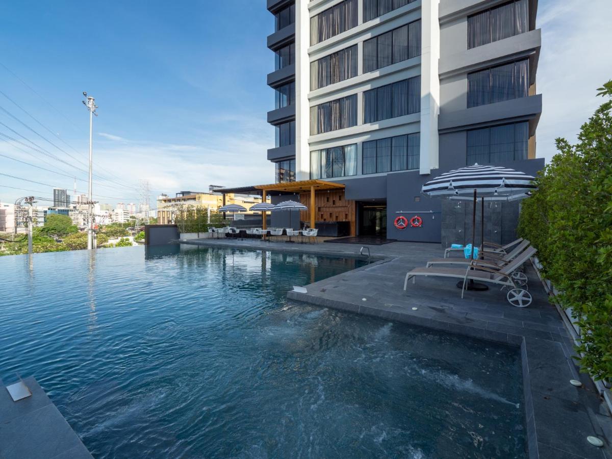 Thaya Hotel Bangkok Extérieur photo